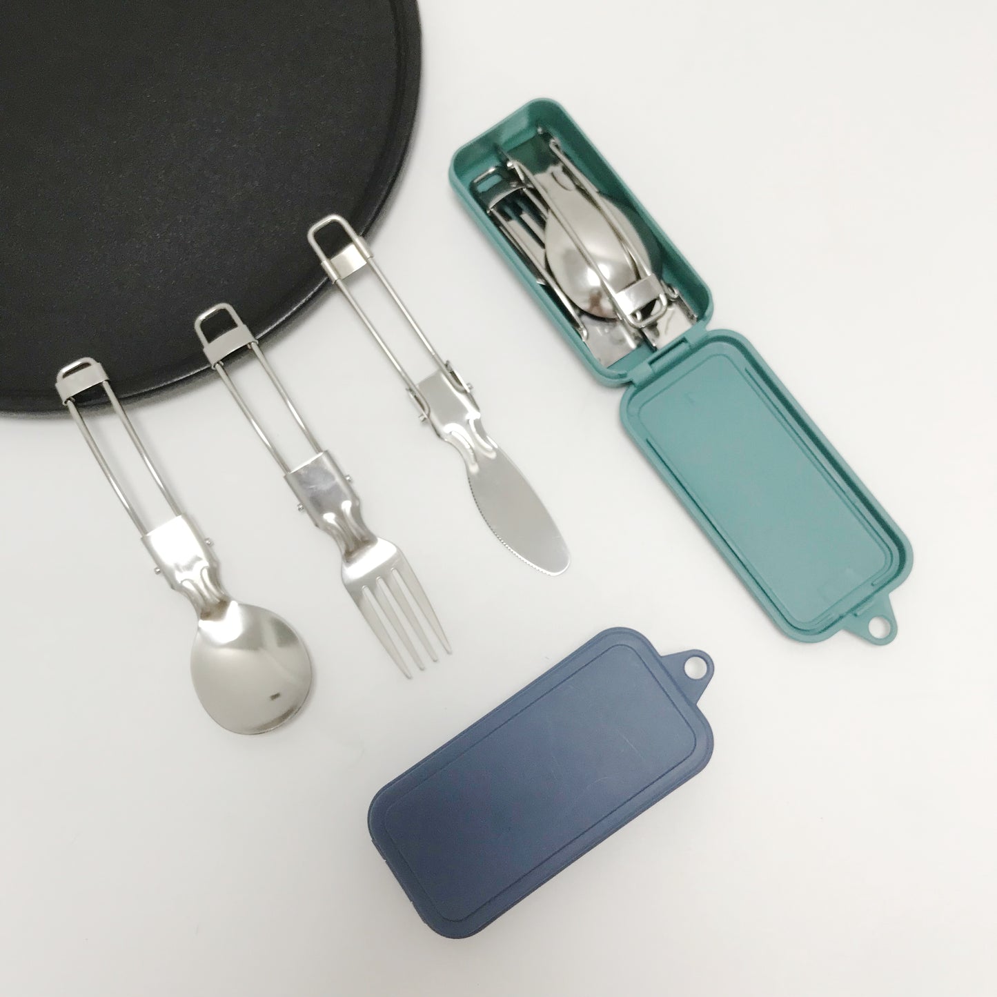 Foldable portable cutlery set