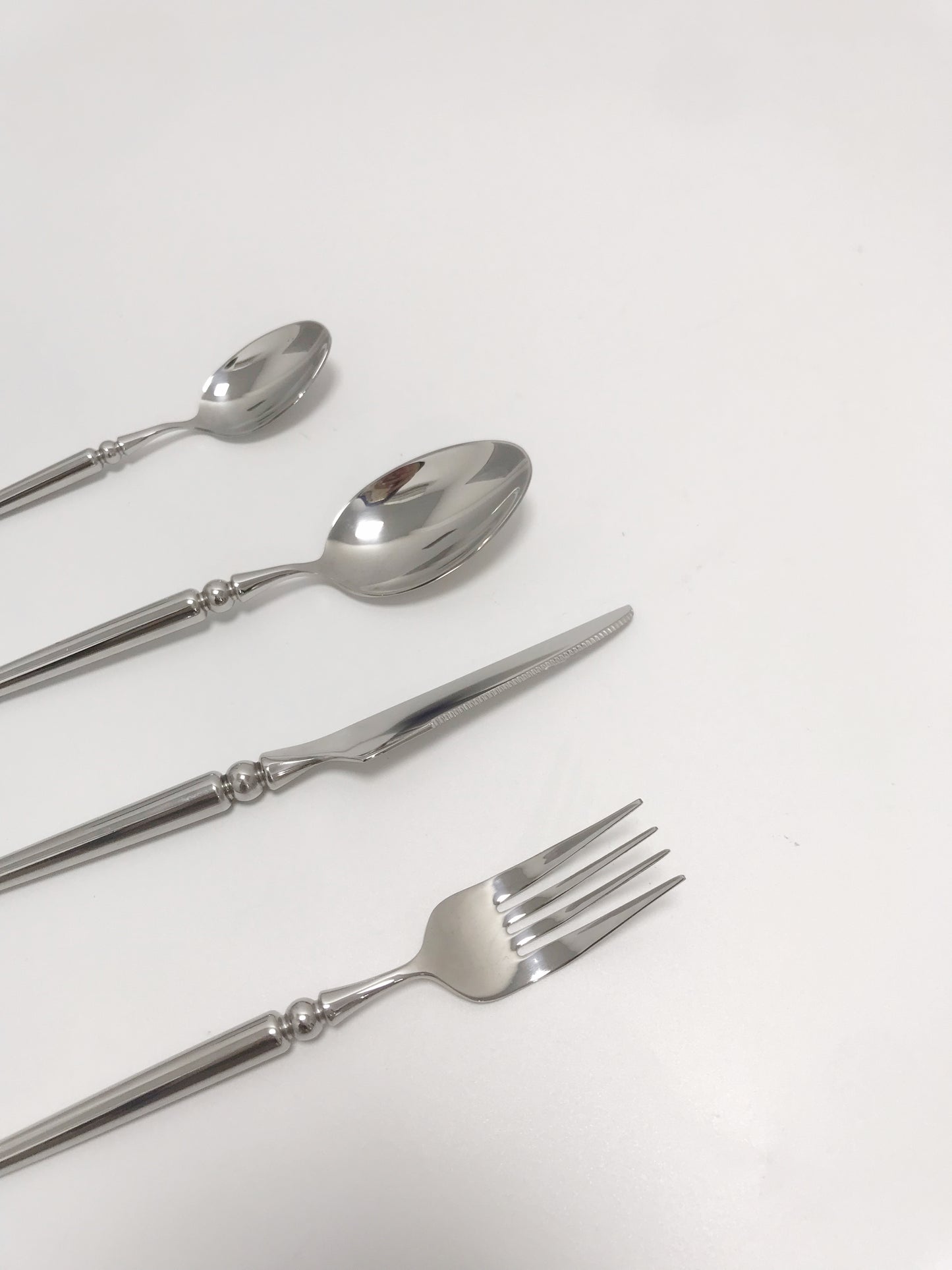 Elegant modern 18/0 Cutlery set