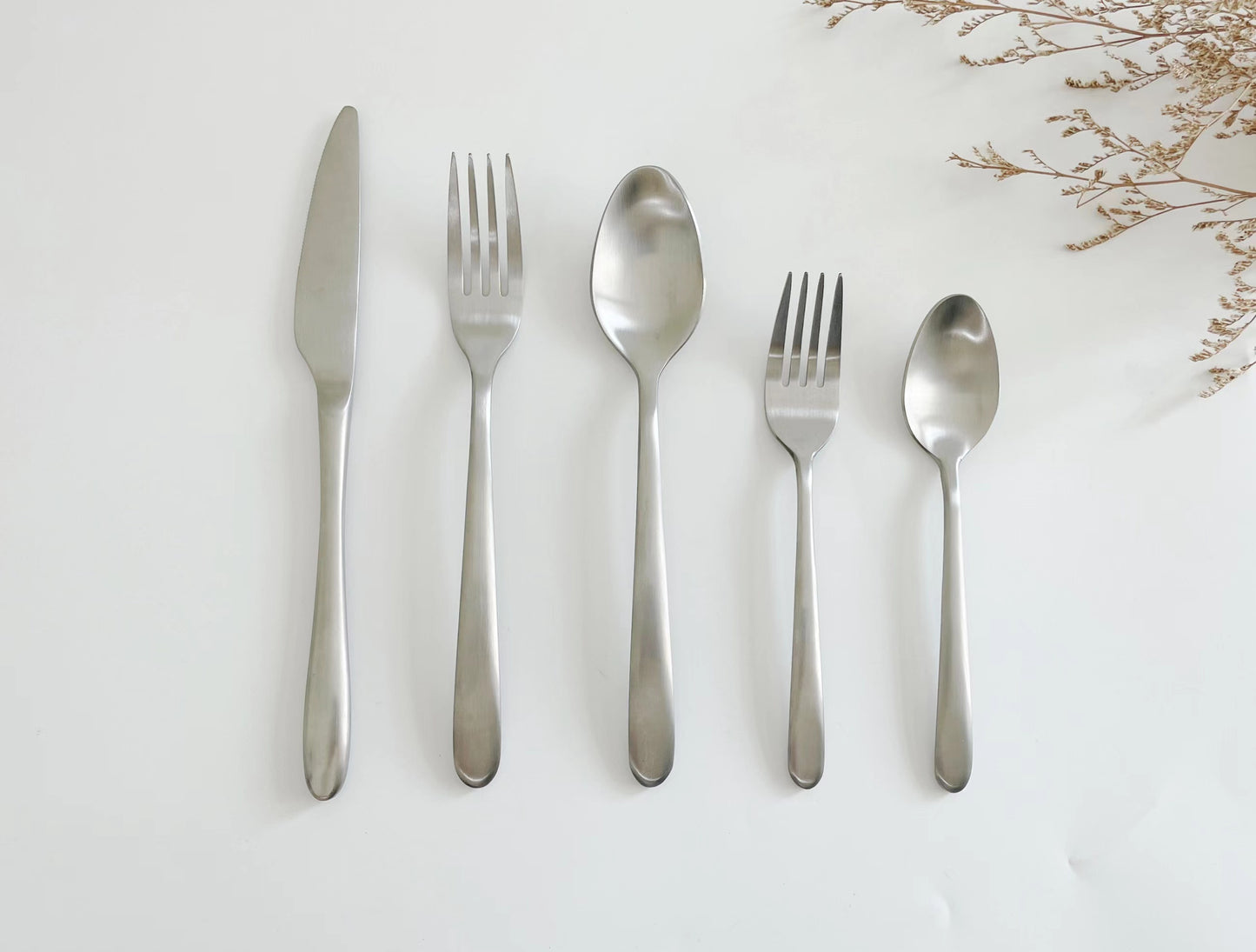 5 piece matte finish flatware set
