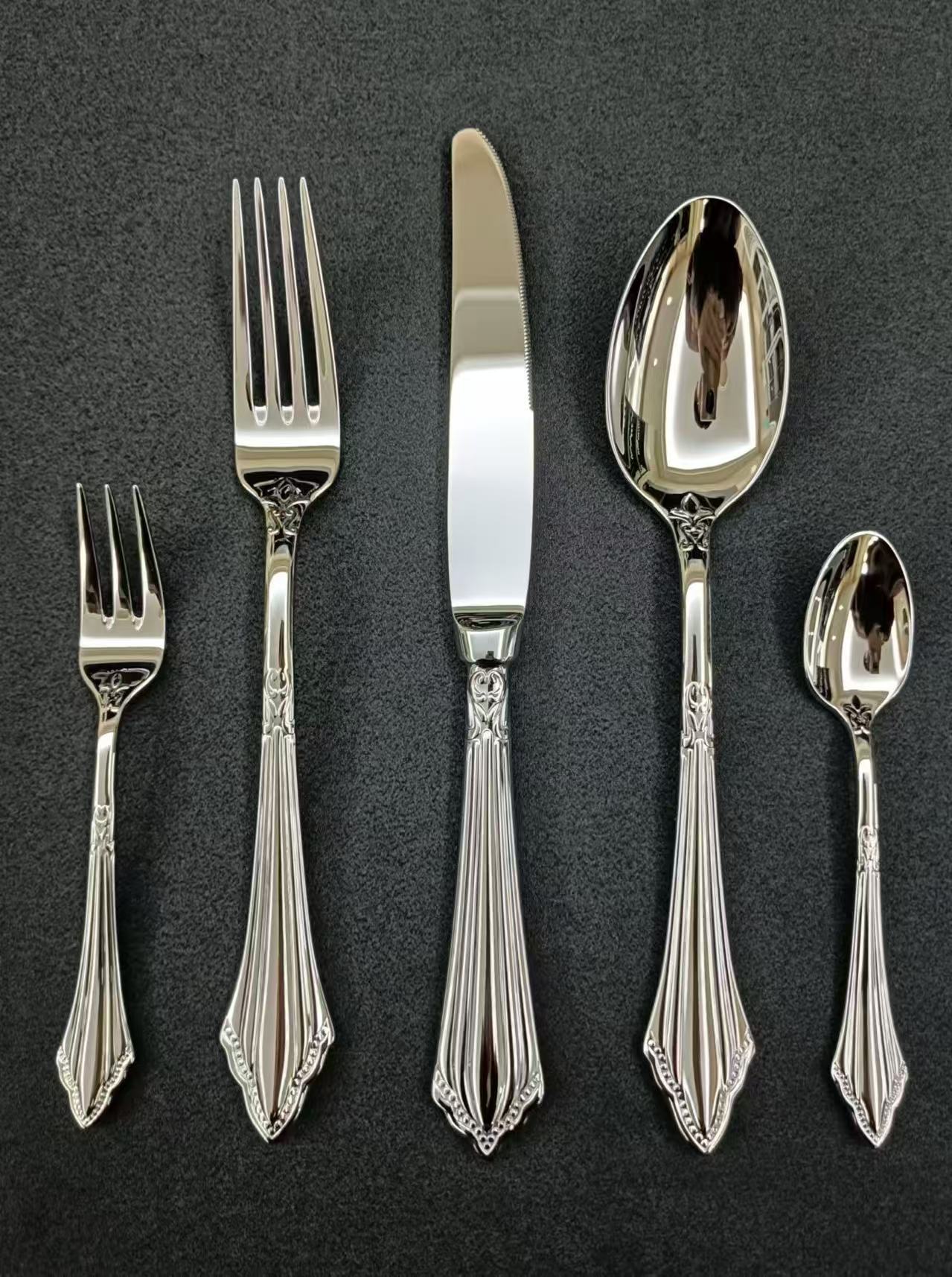 Nacre Stainless steel cutlery- pearl design