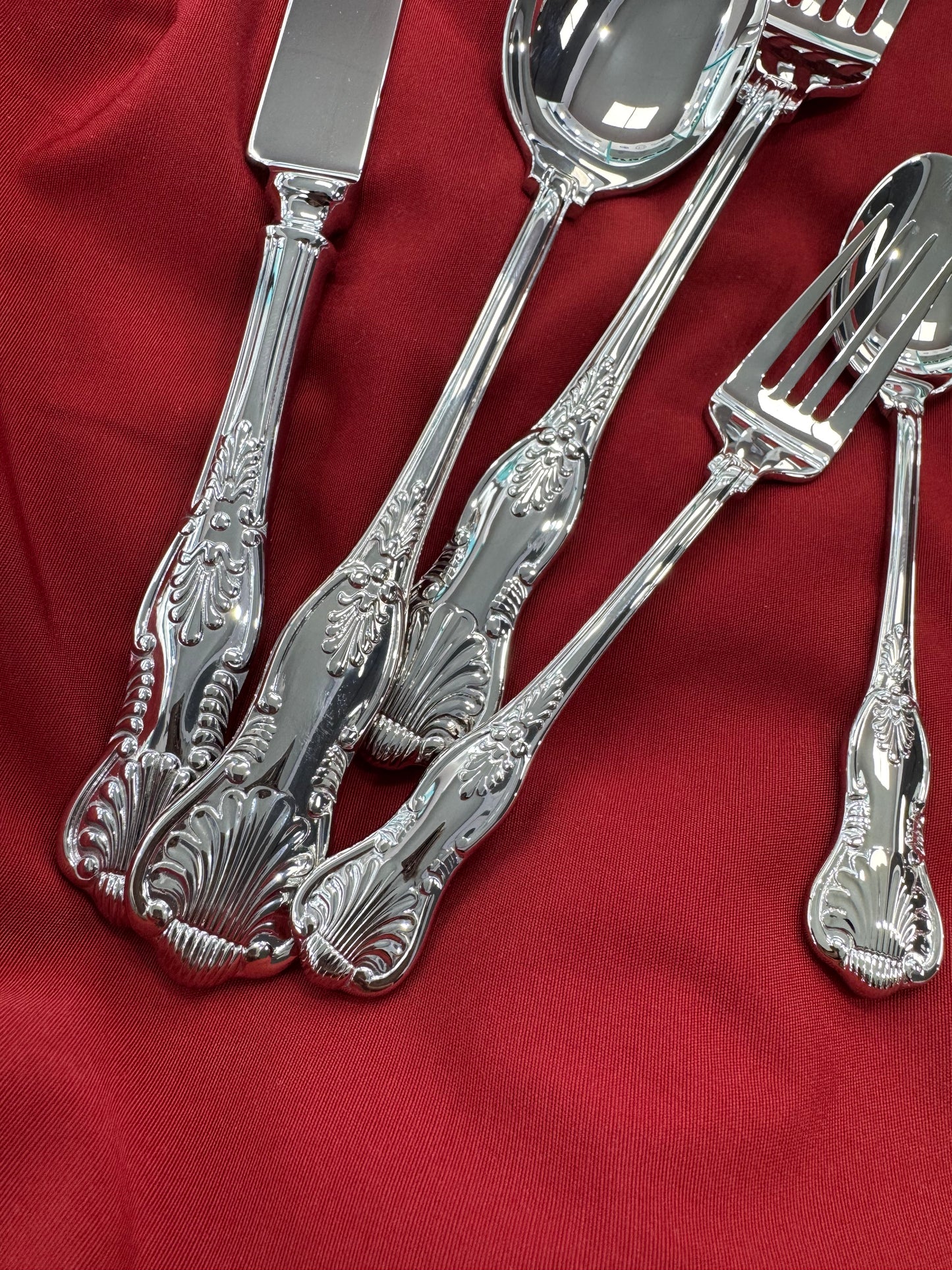 Cameo Stainless steel cutlery-Classic shell design