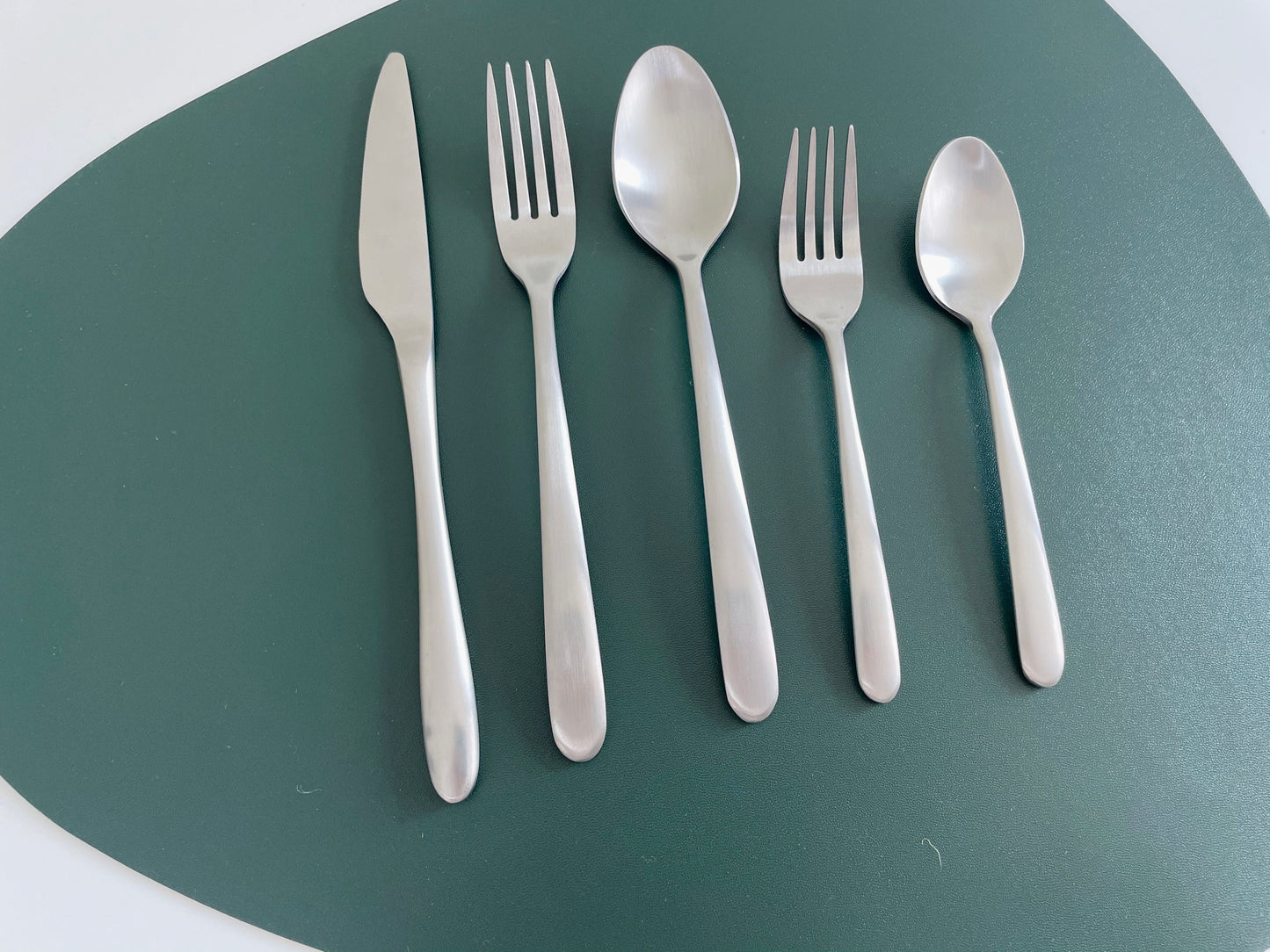 5 piece matte finish flatware set