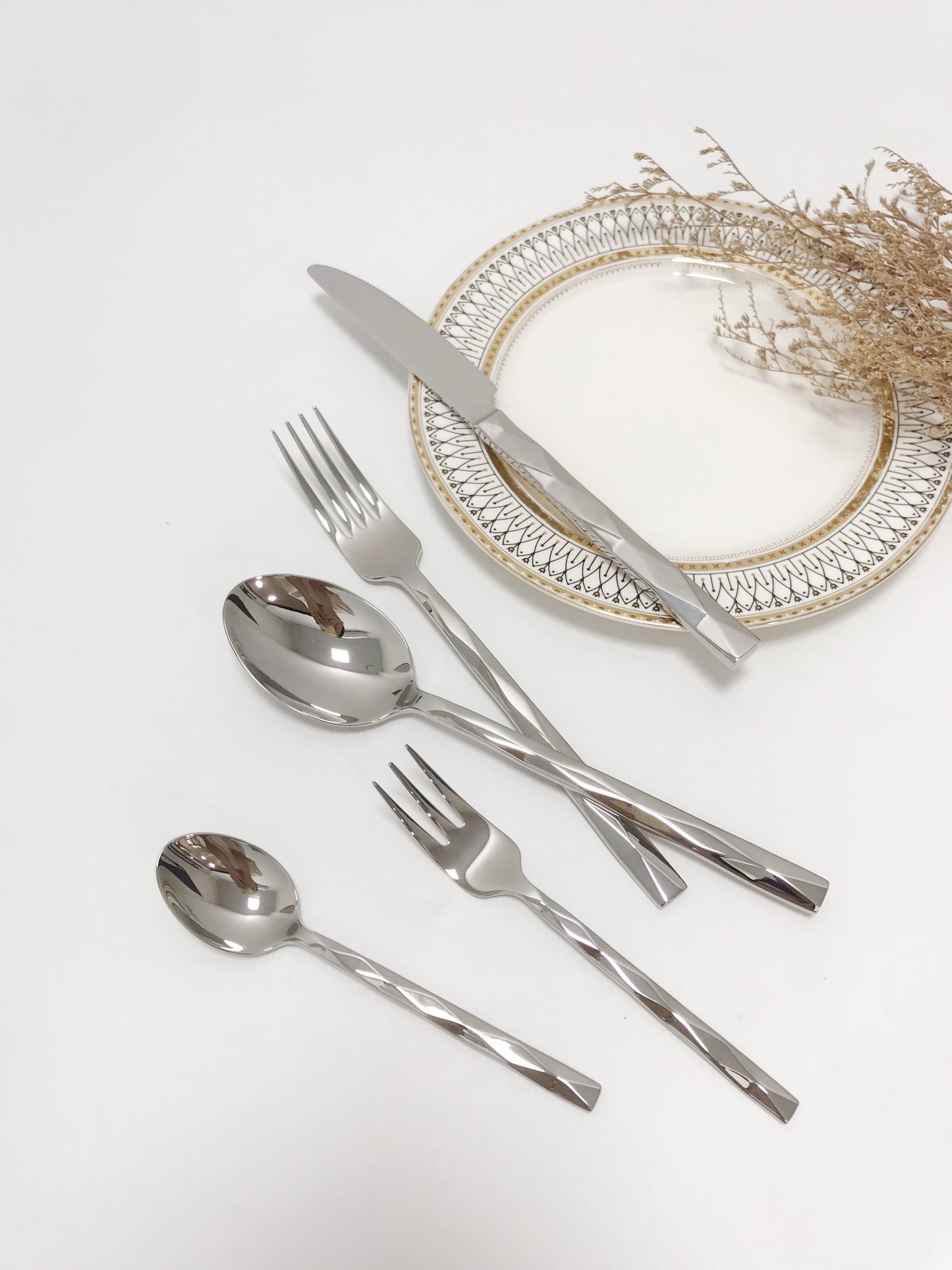 Exquisite high-grade Flatware with rhombus handles