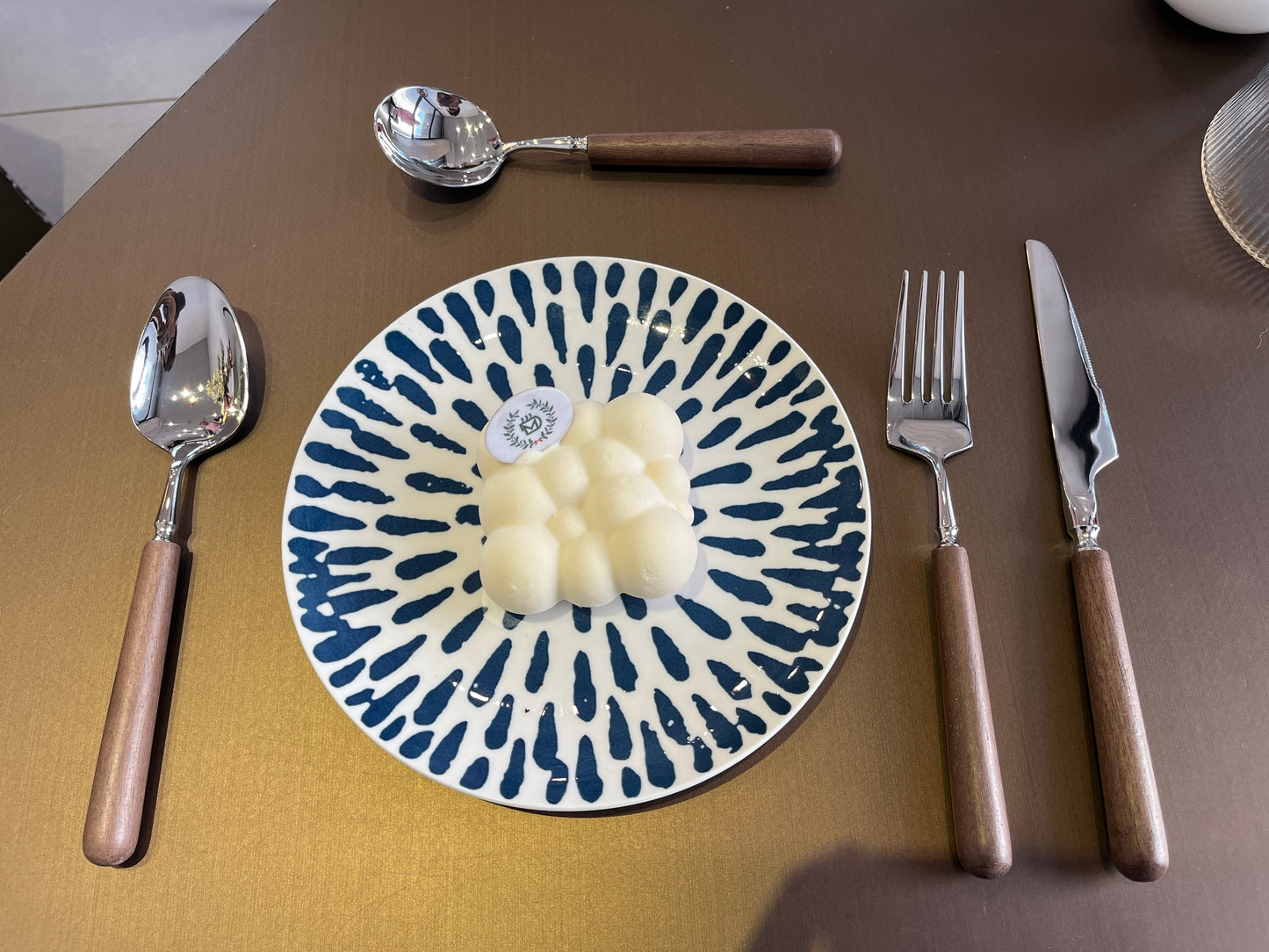 4-piece Flatware set with walnut handle