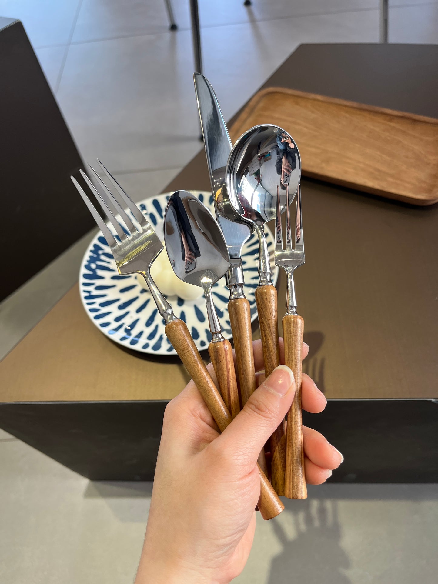 Dinner fork Round spoon knife with wood handles