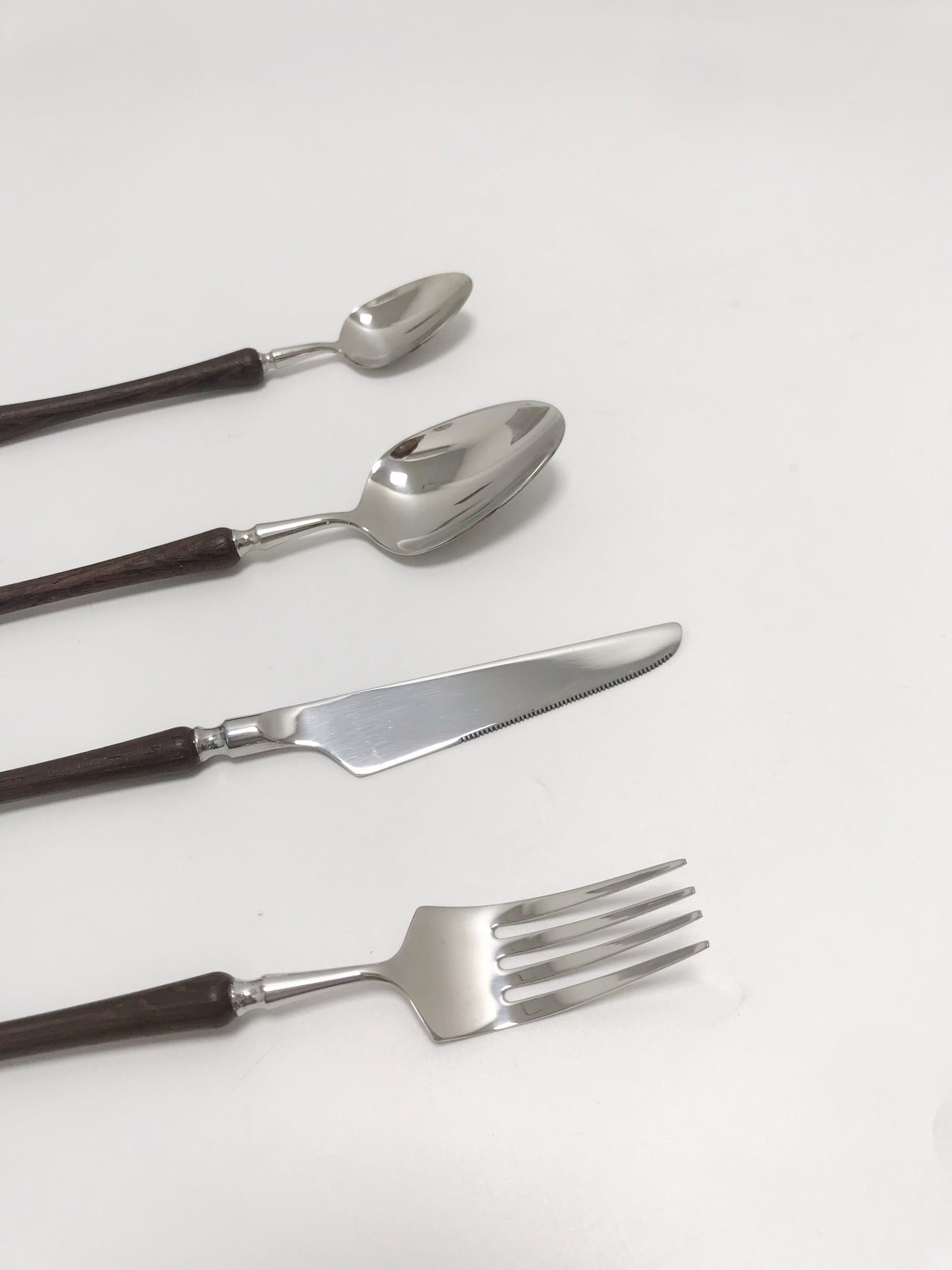 6-piece elegant Flatware set with wooden handle