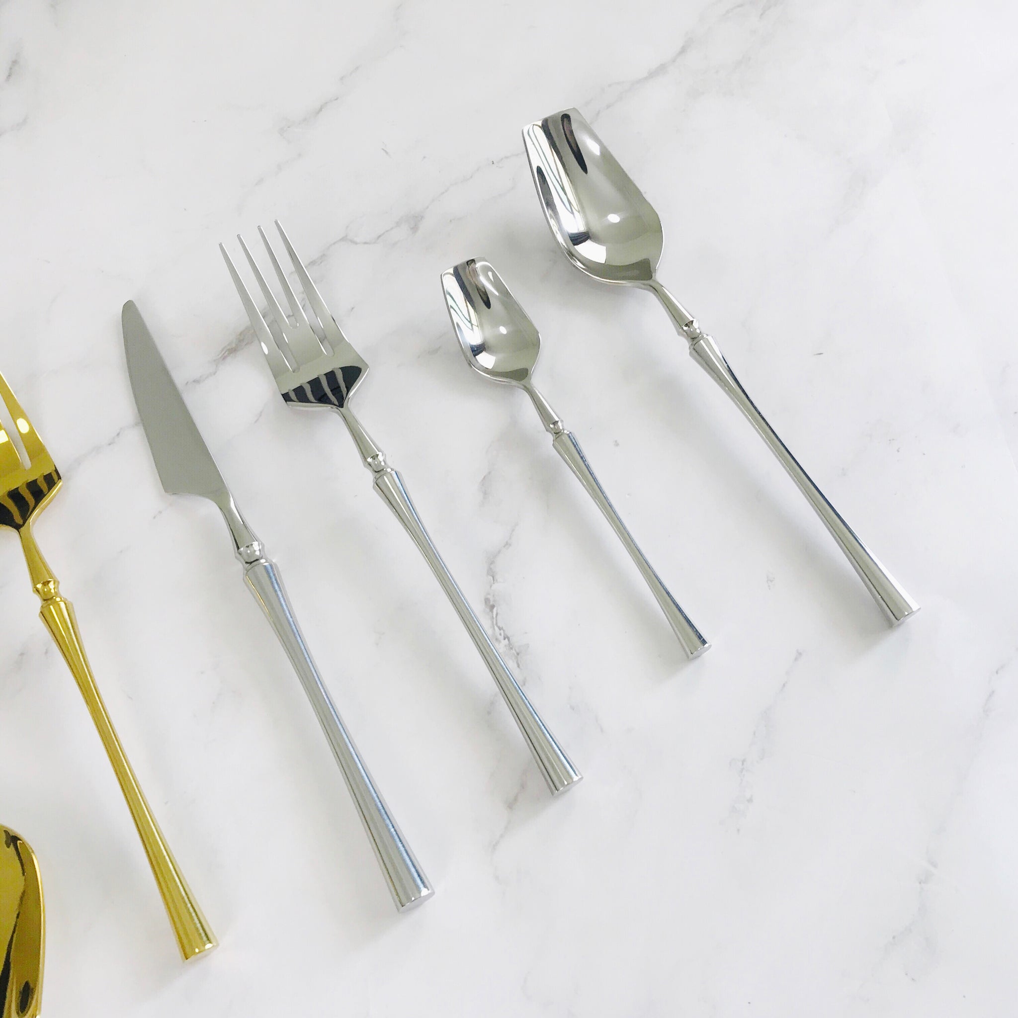 Food-grade cutlery with slim waist design