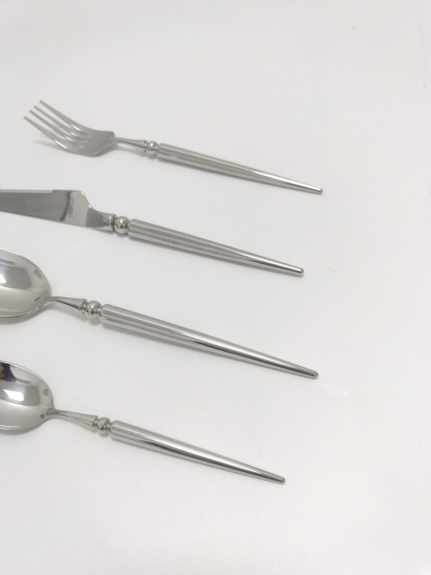 Elegant modern 18/0 Cutlery set