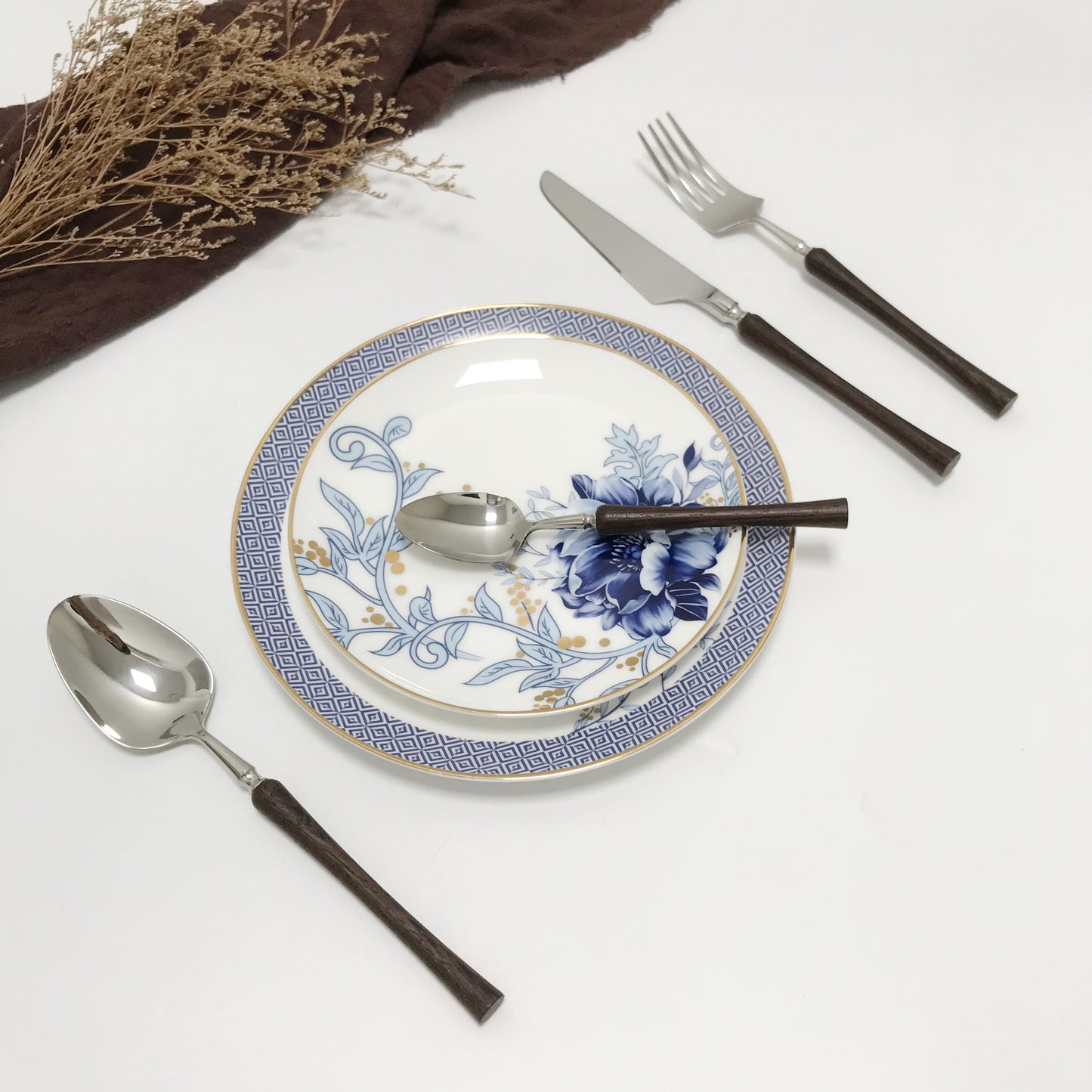 6-piece elegant Flatware set with wooden handle