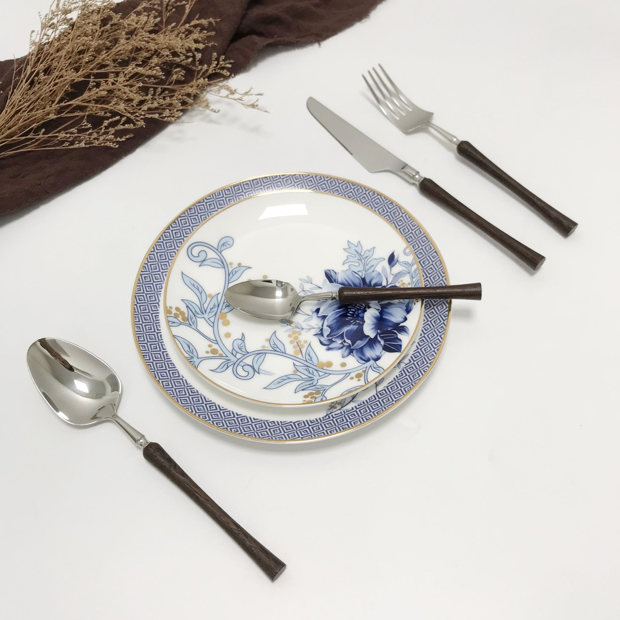 6-piece elegant Flatware set with wooden handle