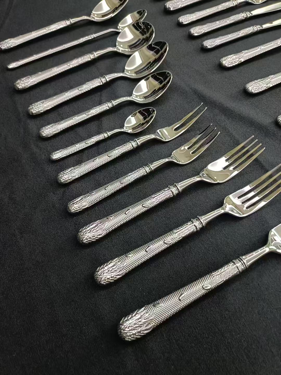 Icon Stainless steel cutlery- Burgeon design